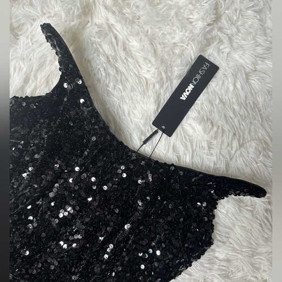 GOINT OUT DRESS - Picture 2 of 4